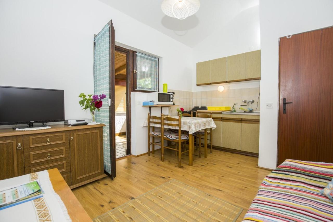 Apartment Vili Pinezici  Exterior photo