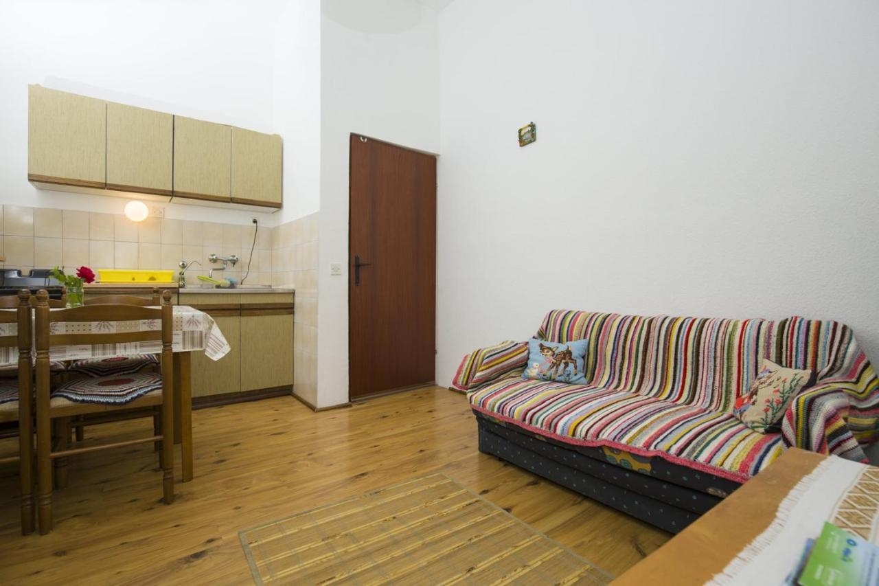 Apartment Vili Pinezici  Exterior photo
